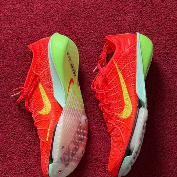 Athletic_Shoes